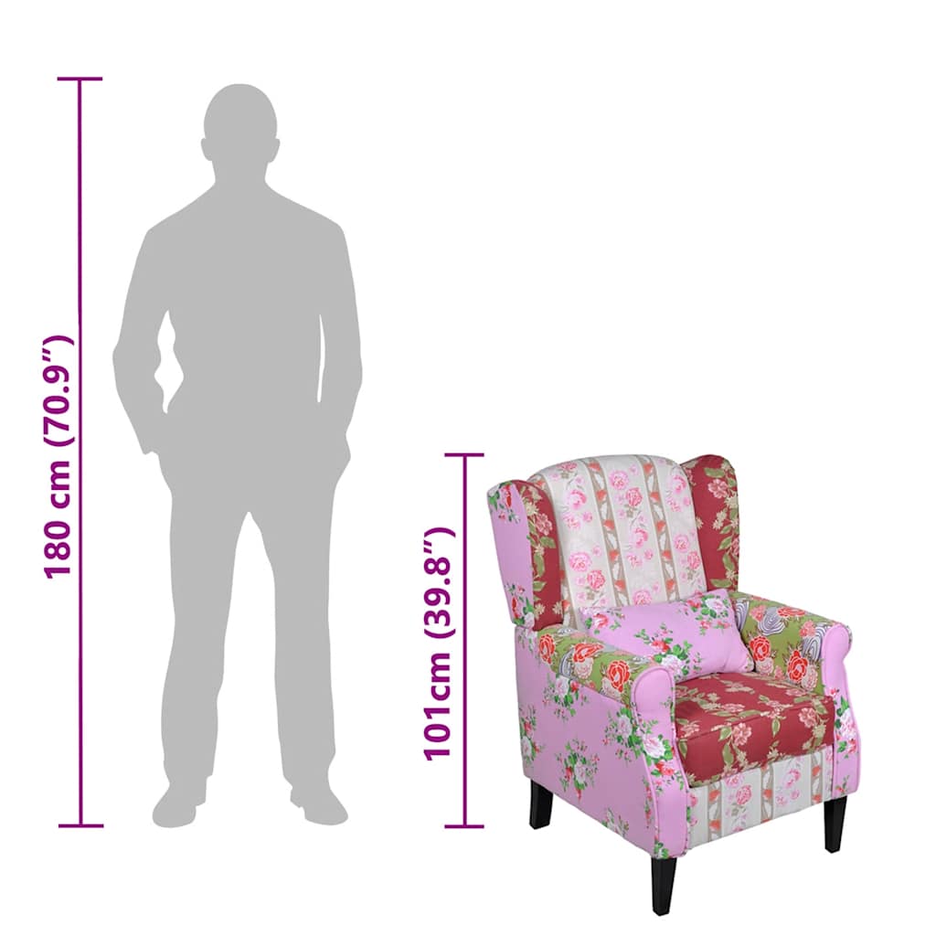 Poltrona de tecido com design de retalhos