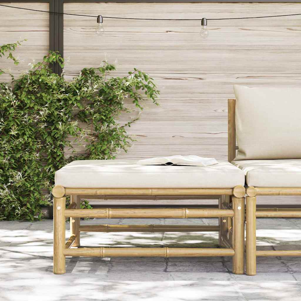 Apoio de pés para jardim com almofadão branco nata bambu