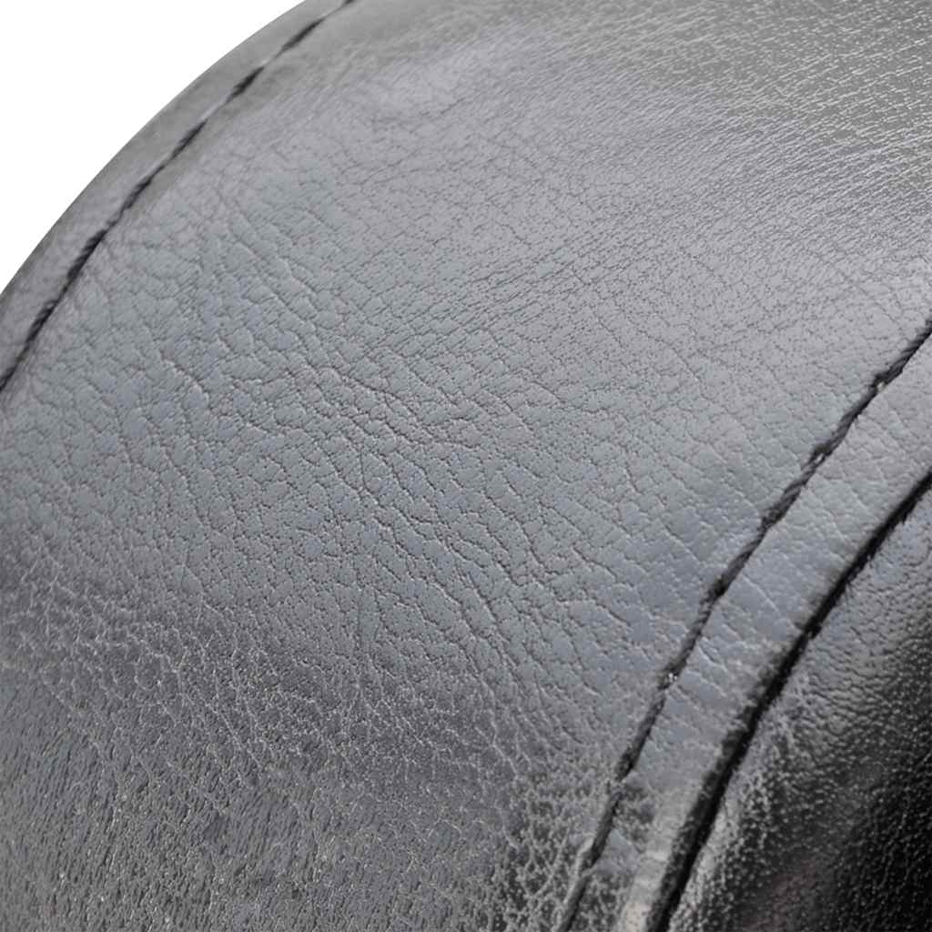 Poltrona em couro artificial preto